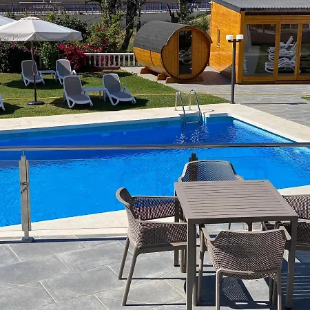 El Chaparral Hotel 4*