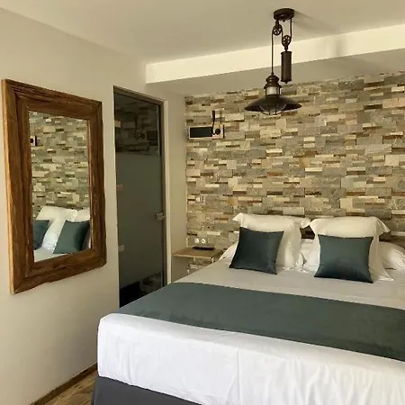 El Chaparral Hotel